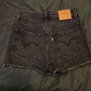 Levi’s rib cage shorts